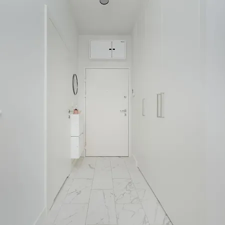 Staromlynska Near Wyspa Slodowa In By Renters *