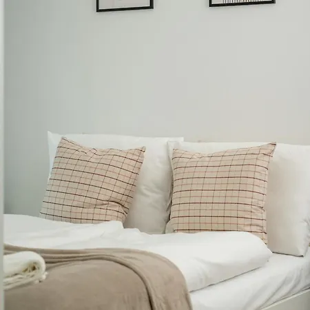 Staromlynska Near Wyspa Slodowa In By Renters Apartment *