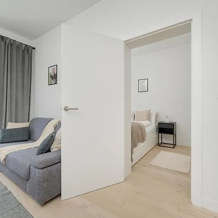 Staromlynska Near Wyspa Slodowa In By Renters Apartment Breslau