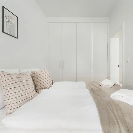 Apartment Staromlynska Near Wyspa Slodowa In By Renters Breslau