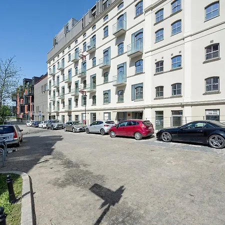 Staromlynska Near Wyspa Slodowa In By Renters * Breslavia