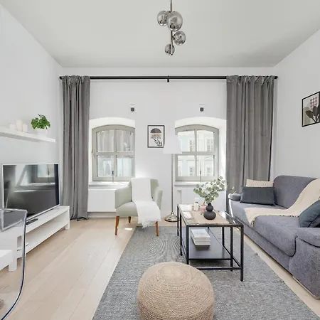 Staromlynska Near Wyspa Slodowa In By Renters * Breslavia