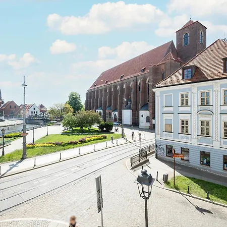 Staromlynska Near Wyspa Slodowa In By Renters